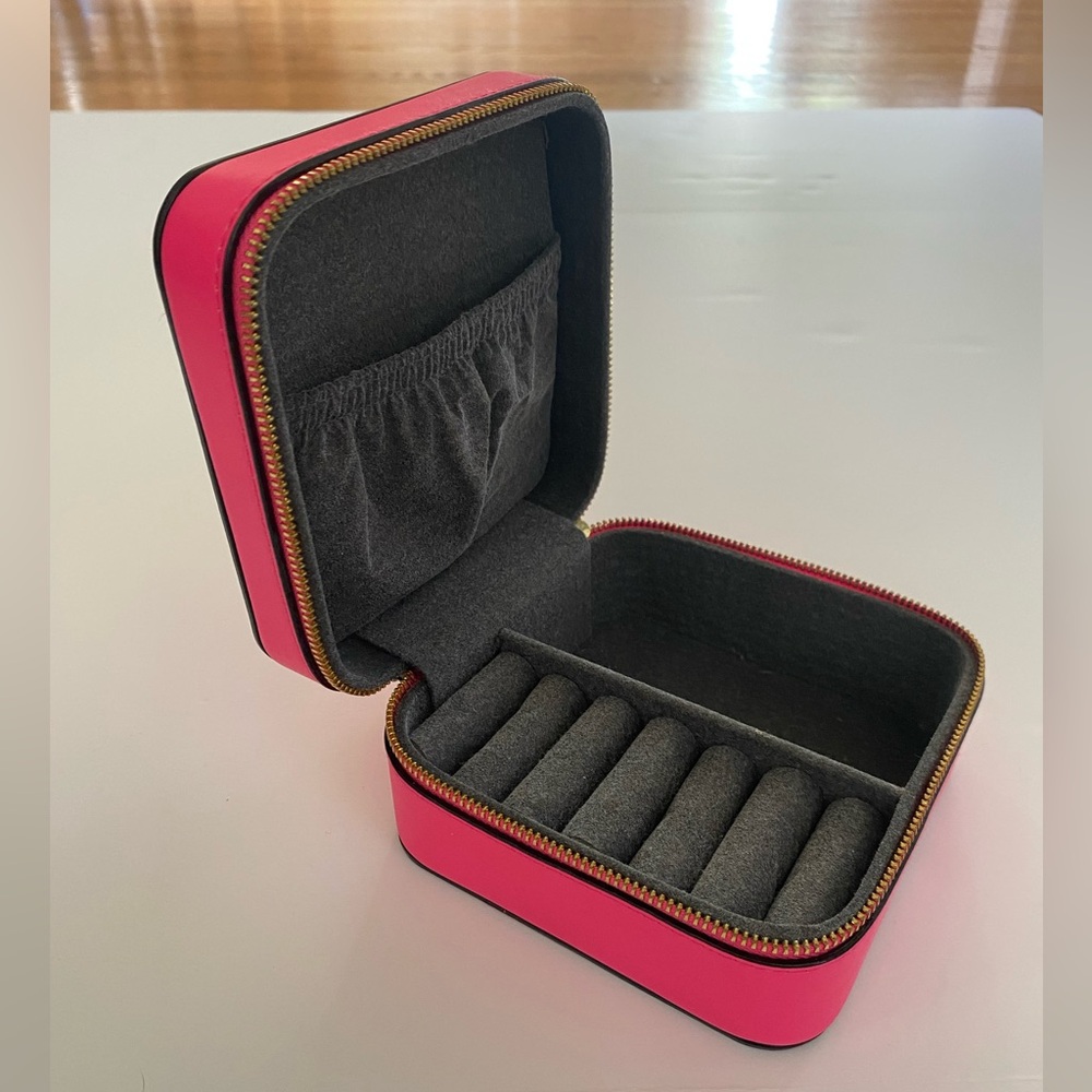 Target • Small Travel Accessory Organizer - Picture 3 of 11